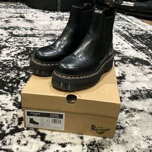 Dr. Martens Jadon 2976 quad black 8 platform chelsea boot